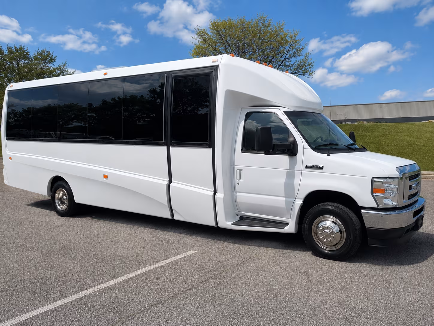 find the perfect transportation for your next airport transfer 3